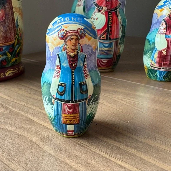 2010 Ukrainian Nesting Dolls Set of 7 Matryoshka in Traditional Costume Kyiv GUC - Picture 6 of 9